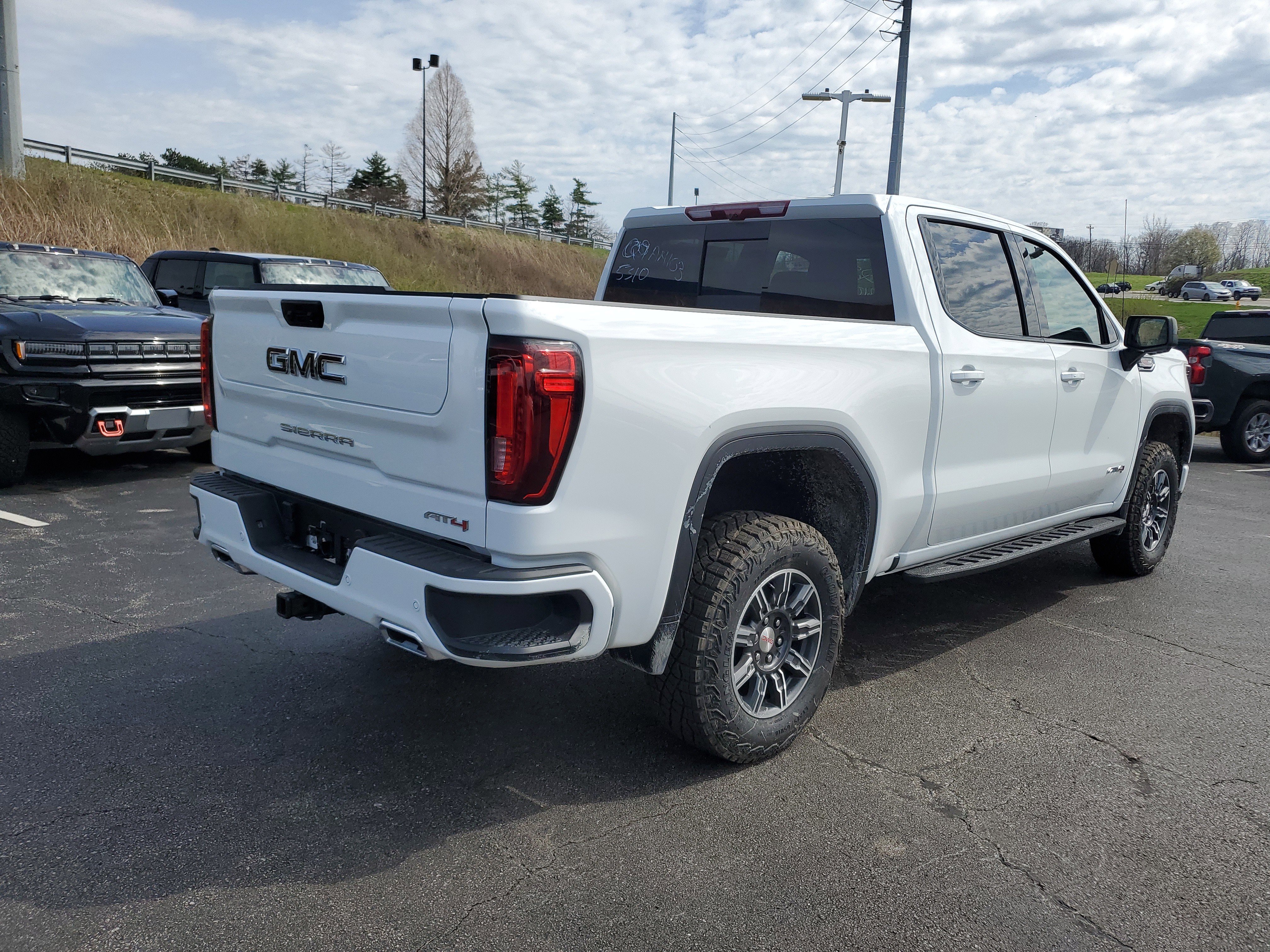 New 2026 GMC Sierra 1500 AT4 w/ AT4 Premium Package image 4