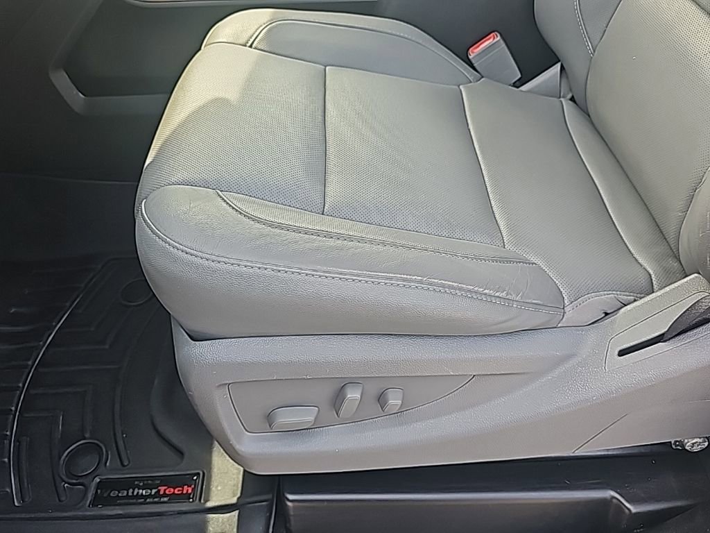 Used 2017 Chevrolet Silverado 2500 LTZ w/ Duramax Plus Package RWD image 11