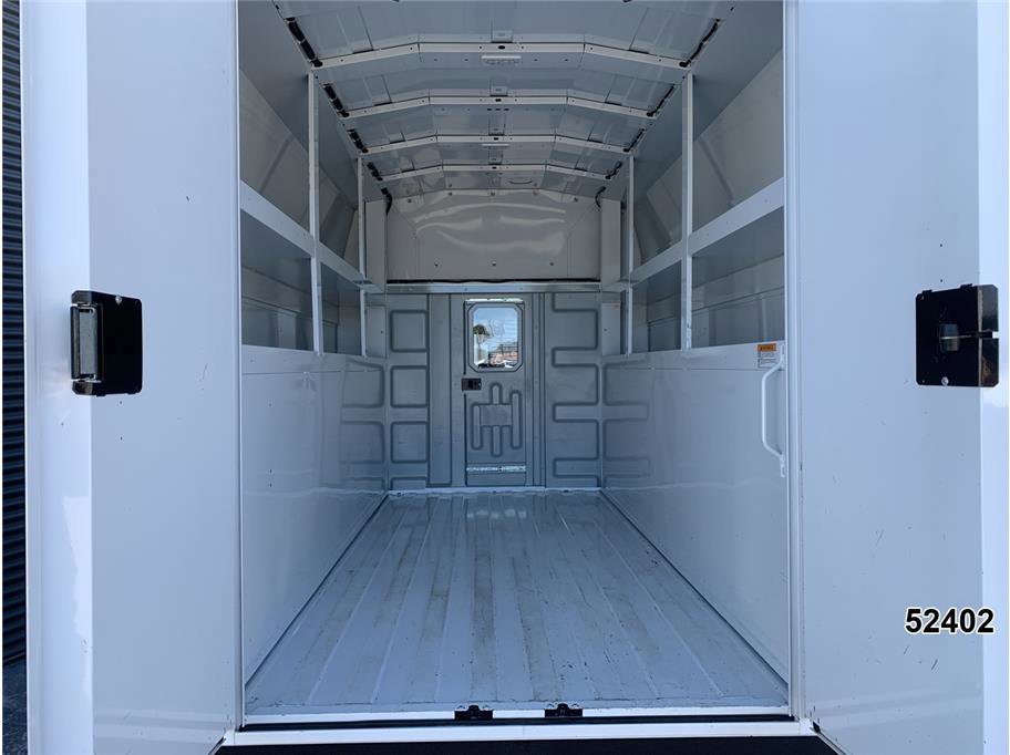 Used 2023 GMC Savana 3500 Cutaway Van w/ Power Convenience Package image 9