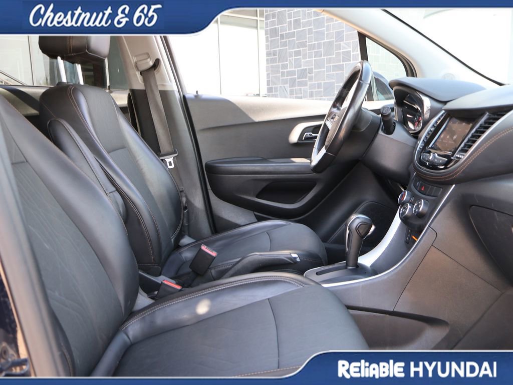 Used 2022 Chevrolet Trax LT w/ Driver Confidence Package image 10