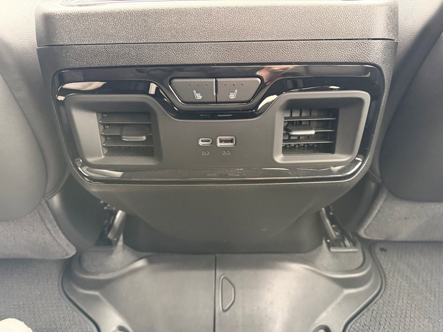 Used 2025 GMC Sierra 2500 AT4X image 28