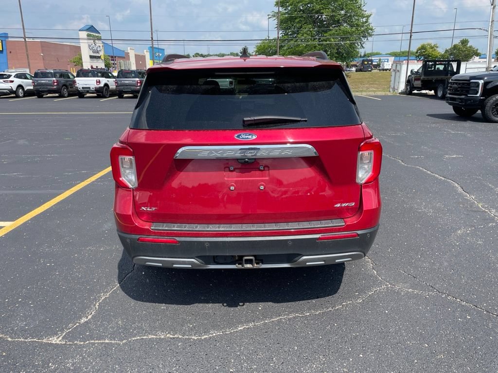 Used 2021 Ford Explorer XLT w/ Equipment Group 202A AWD/4WD image 6