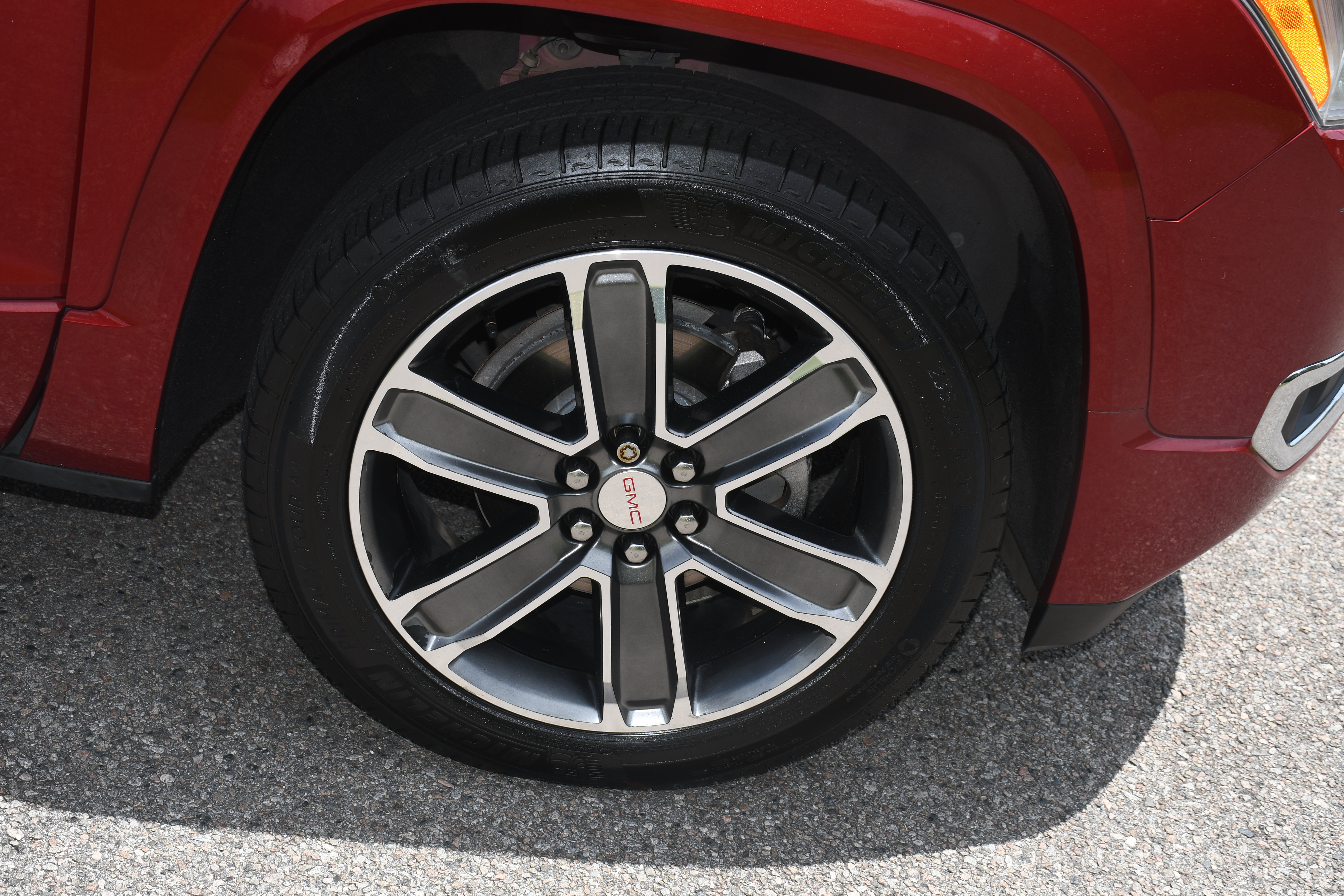 Used 2019 GMC Acadia Denali w/ Technology Package FWD image 24