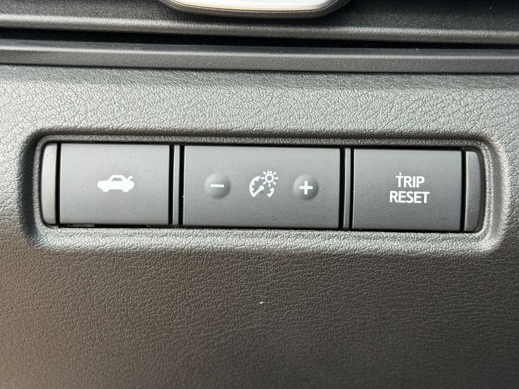 Used 2025 Nissan Altima 2.5 SR FWD image 25