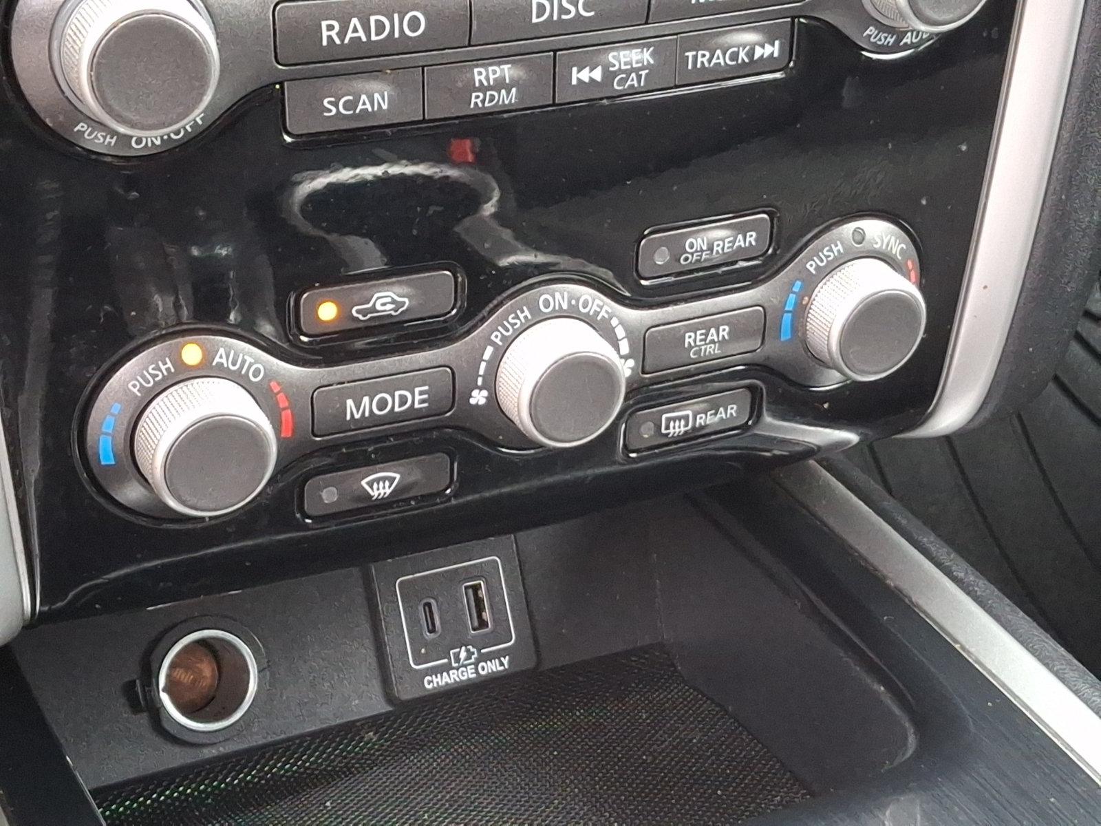 Used 2019 Nissan Pathfinder S AWD/4WD image 16