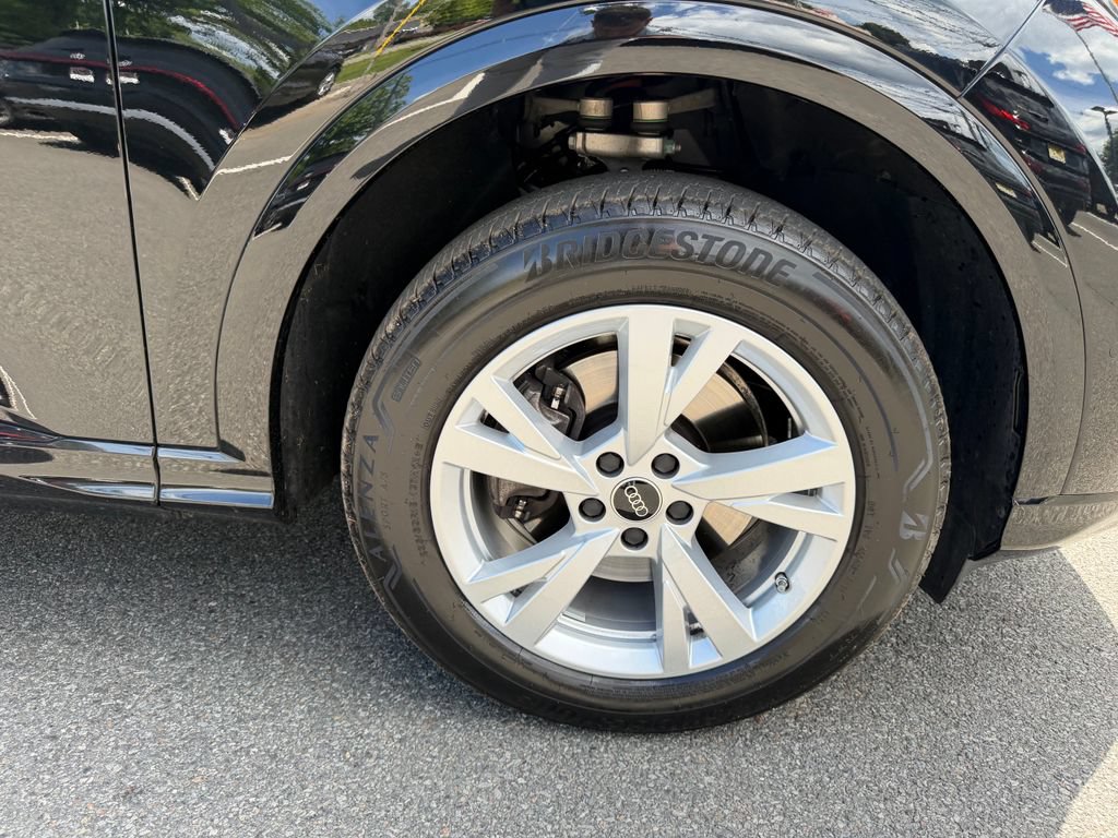 Used 2025 Audi Q5 Premium w/ Convenience Package AWD/4WD image 13