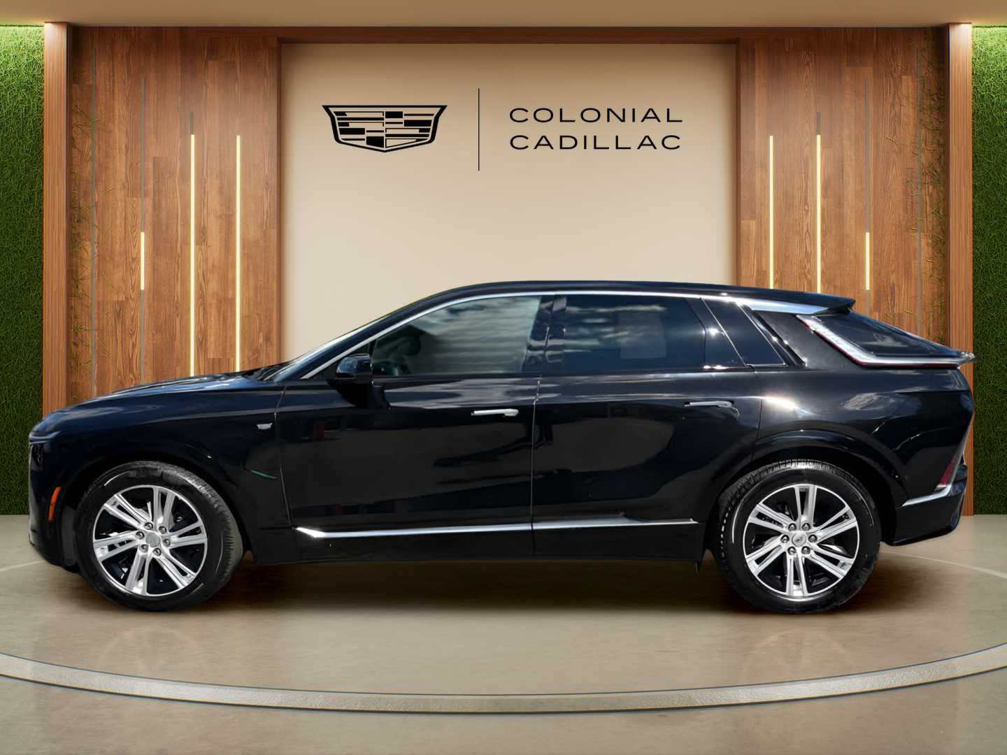 Used 2024 Cadillac Lyriq Tech w/ Driver Assist Package AWD/4WD image 3