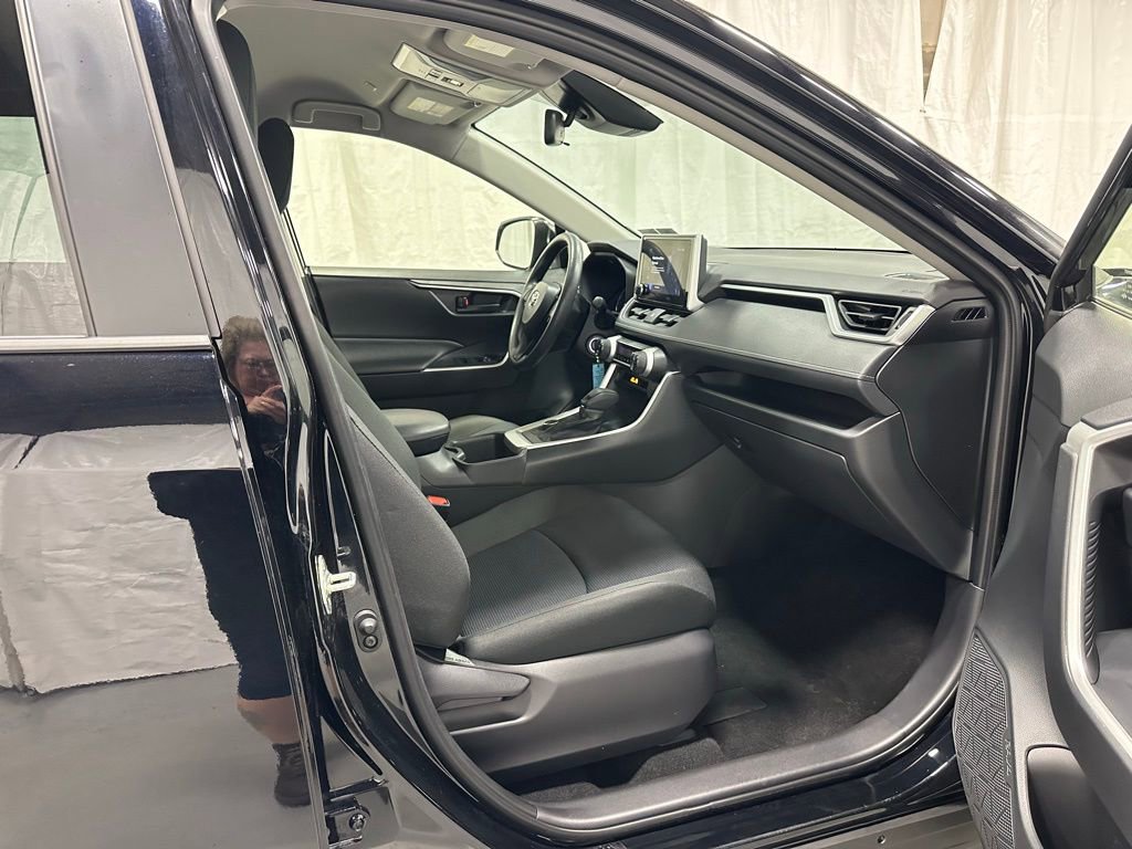 Used 2025 Toyota RAV4 LE image 56