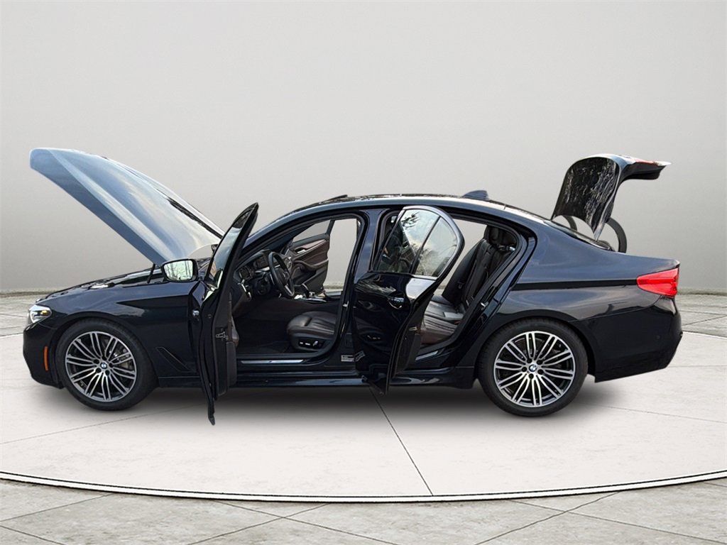 Used 2018 BMW 540i xDrive w/ M Sport Package image 40