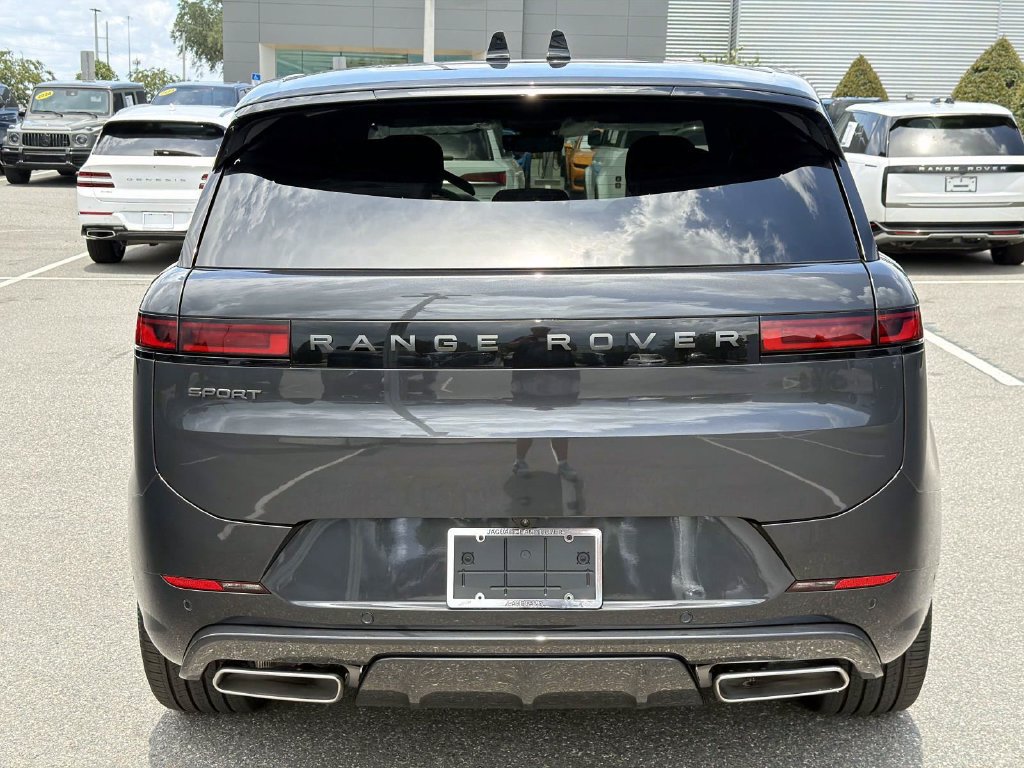 New 2026 Land Rover Range Rover Sport Dynamic SE AWD/4WD image 4