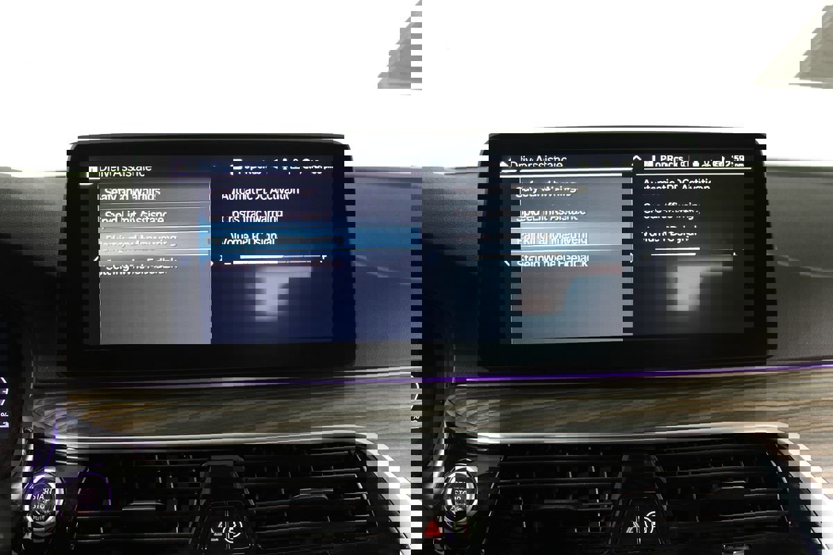 Used 2023 BMW 530e 530e w/ M Sport Package image 29