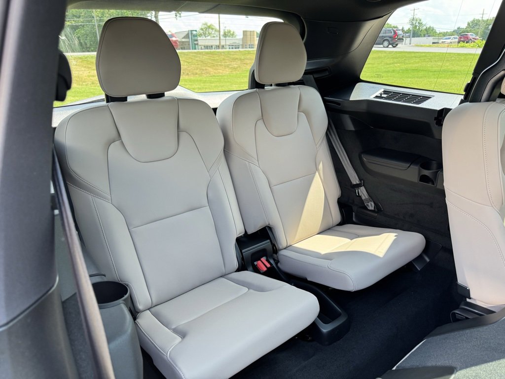 New 2026 Volvo XC90 T8 Plus image 30