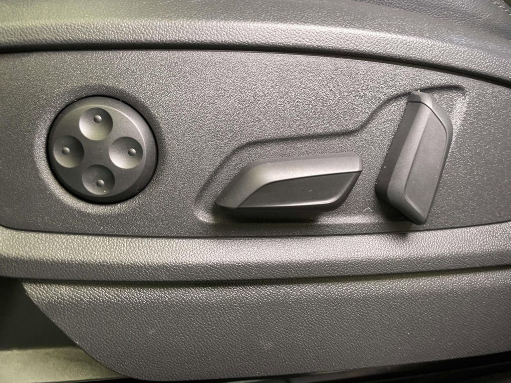 Used 2023 Audi Q5 2.0T Premium Plus w/ Premium Plus Package image 17