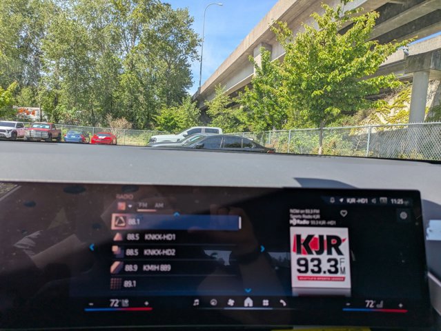 Used 2025 BMW X3 xDrive30i w/ Premium Package image 12