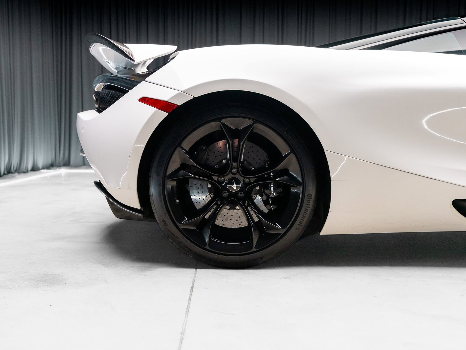 Used 2019 McLaren 720S Performance RWD image 28