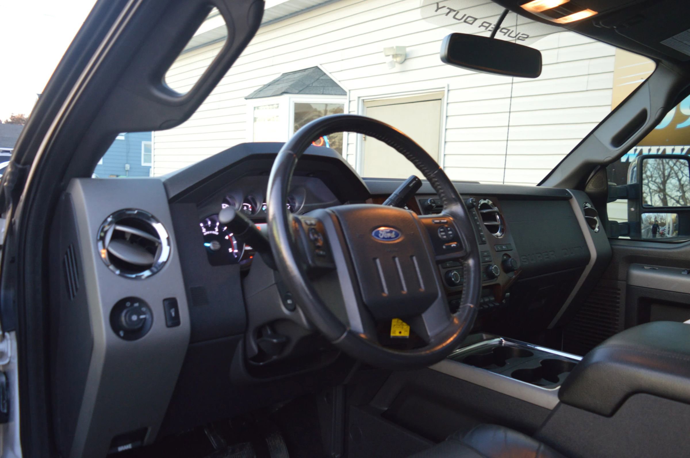 Used 2011 Ford F350 Lariat w/ Lariat Interior Pkg image 25