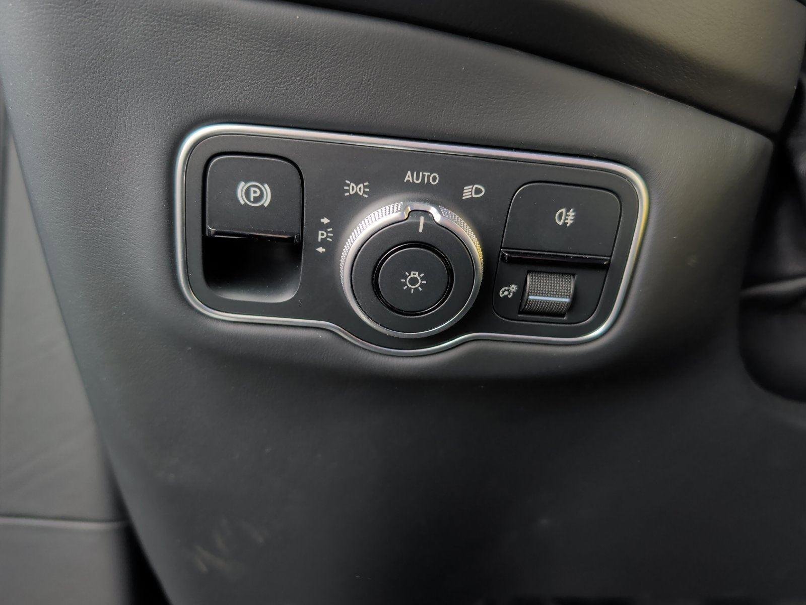 Used 2025 Aston Martin DBX 707 AWD/4WD image 17