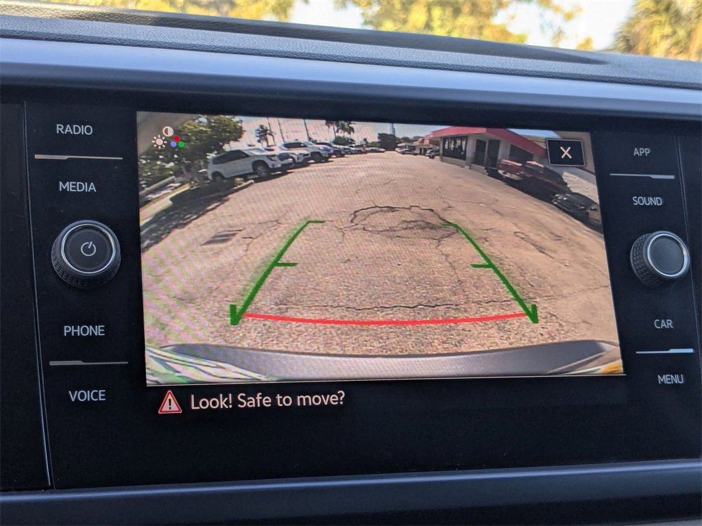 Used 2024 Volkswagen Taos SE image 18