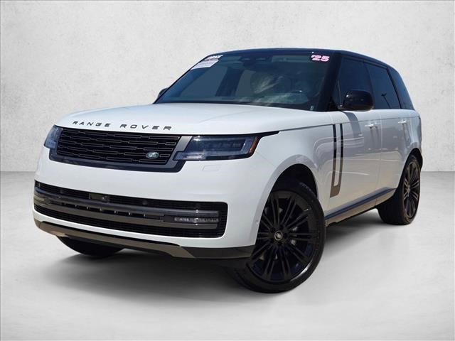 Used 2025 Land Rover Range Rover SE AWD/4WD image 1