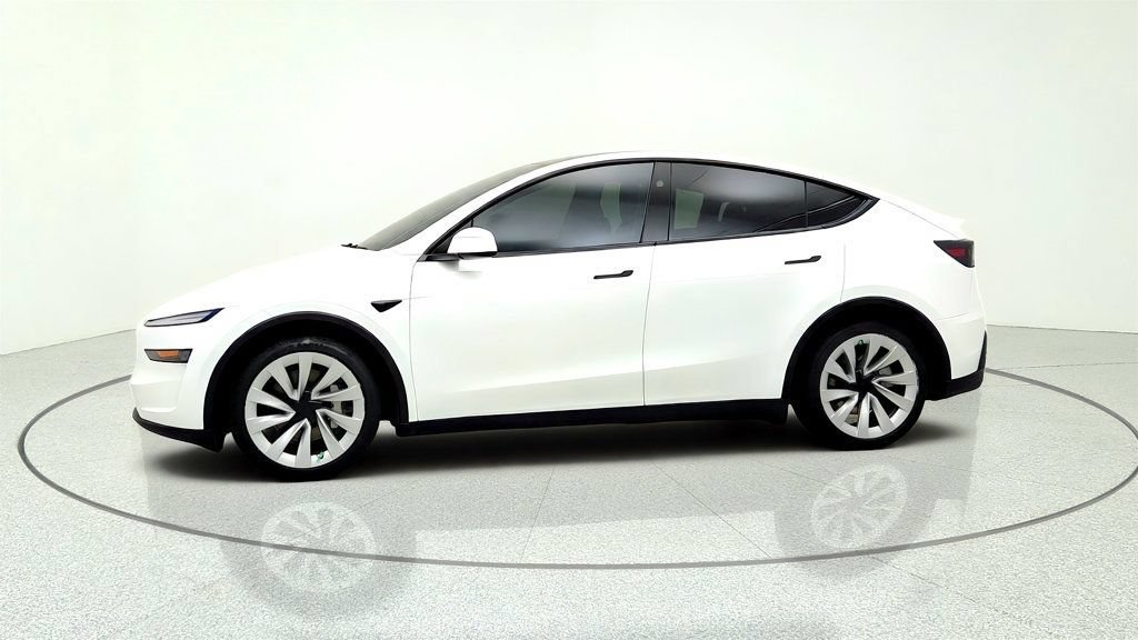 Used 2026 Tesla Model Y AWD image 8