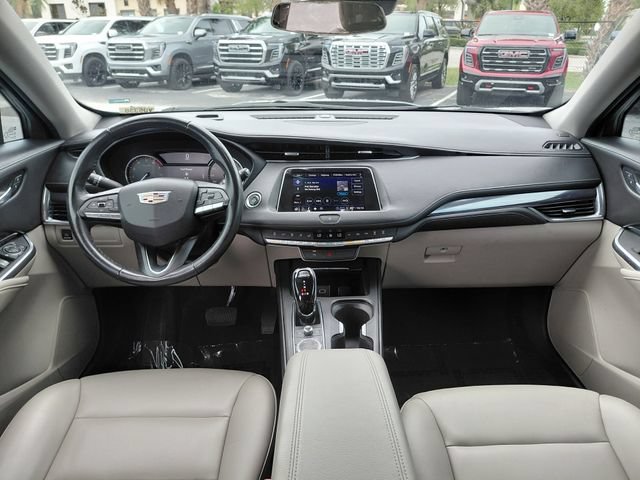 Certified 2023 Cadillac XT4 Luxury FWD image 16