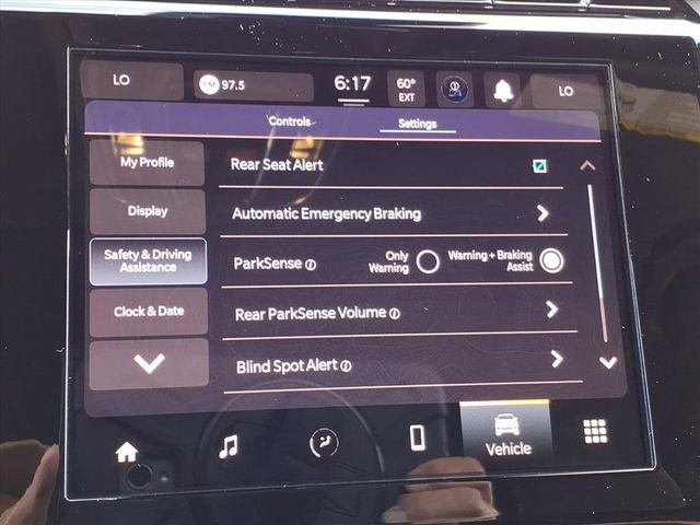 New 2025 Jeep Grand Cherokee L Laredo image 6
