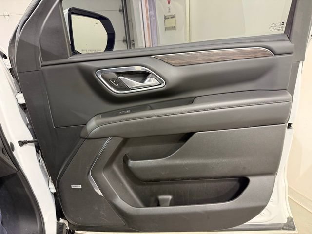 Certified 2022 Chevrolet Tahoe LT w/ Luxury Package AWD/4WD image 31