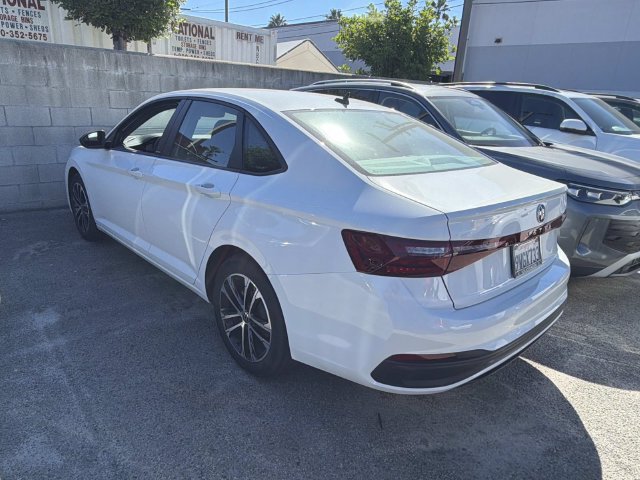 Certified 2025 Volkswagen Jetta Sport FWD image 3