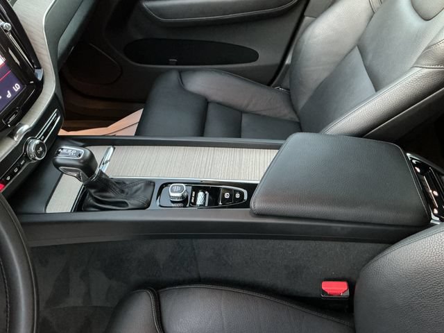 Used 2020 Volvo XC60 T6 Inscription AWD/4WD image 23