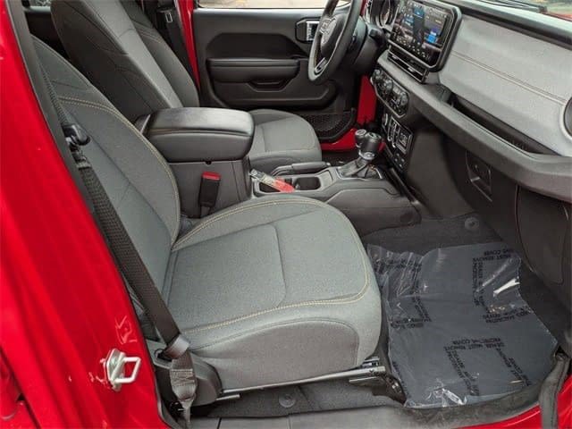 Used 2024 Jeep Wrangler Sport S image 27
