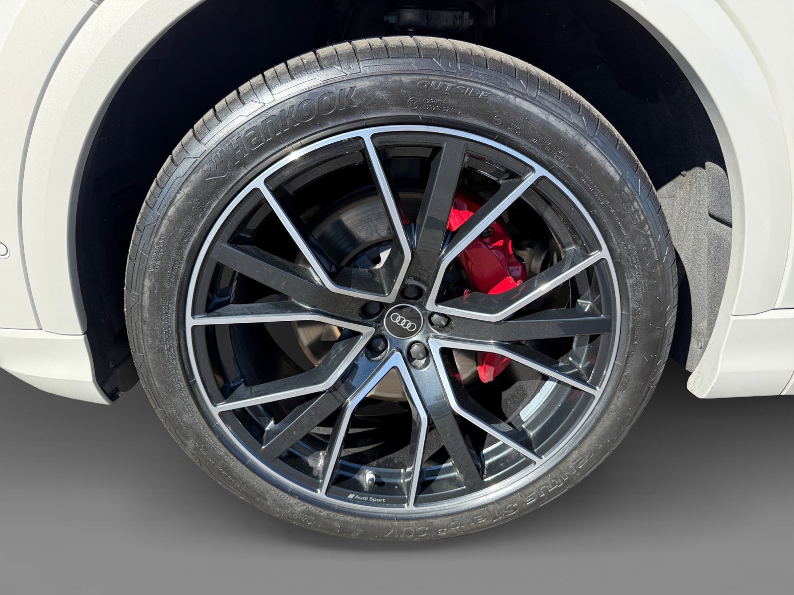 Used 2023 Audi Q8 Premium Plus w/ Premium Plus Package image 9