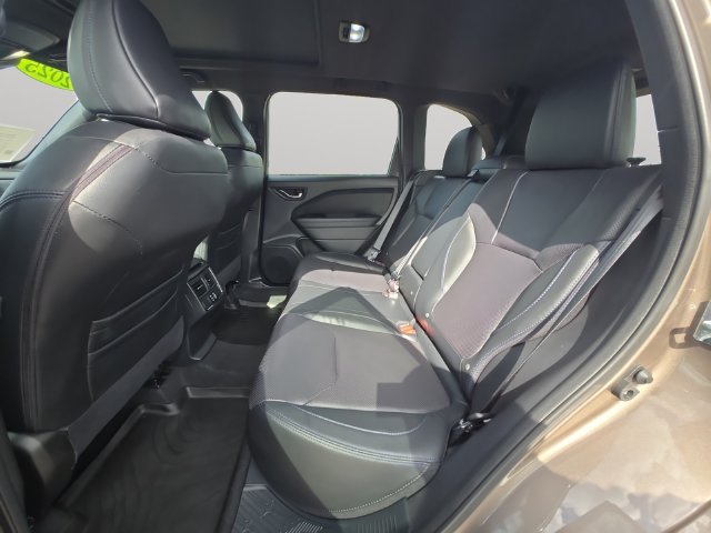 Used 2025 Subaru Forester Limited AWD/4WD image 12