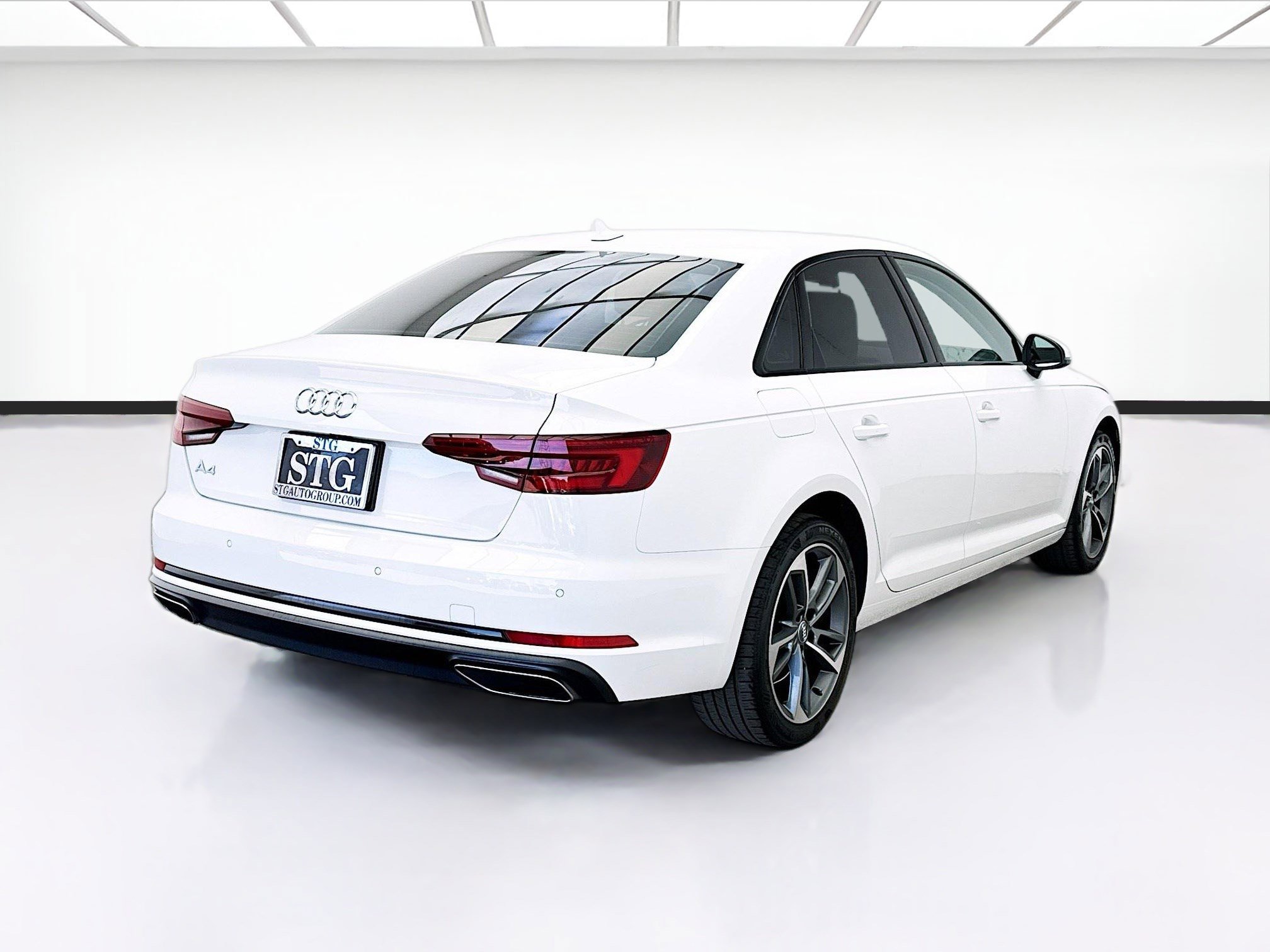 Used 2019 Audi A4 2.0T Premium image 4