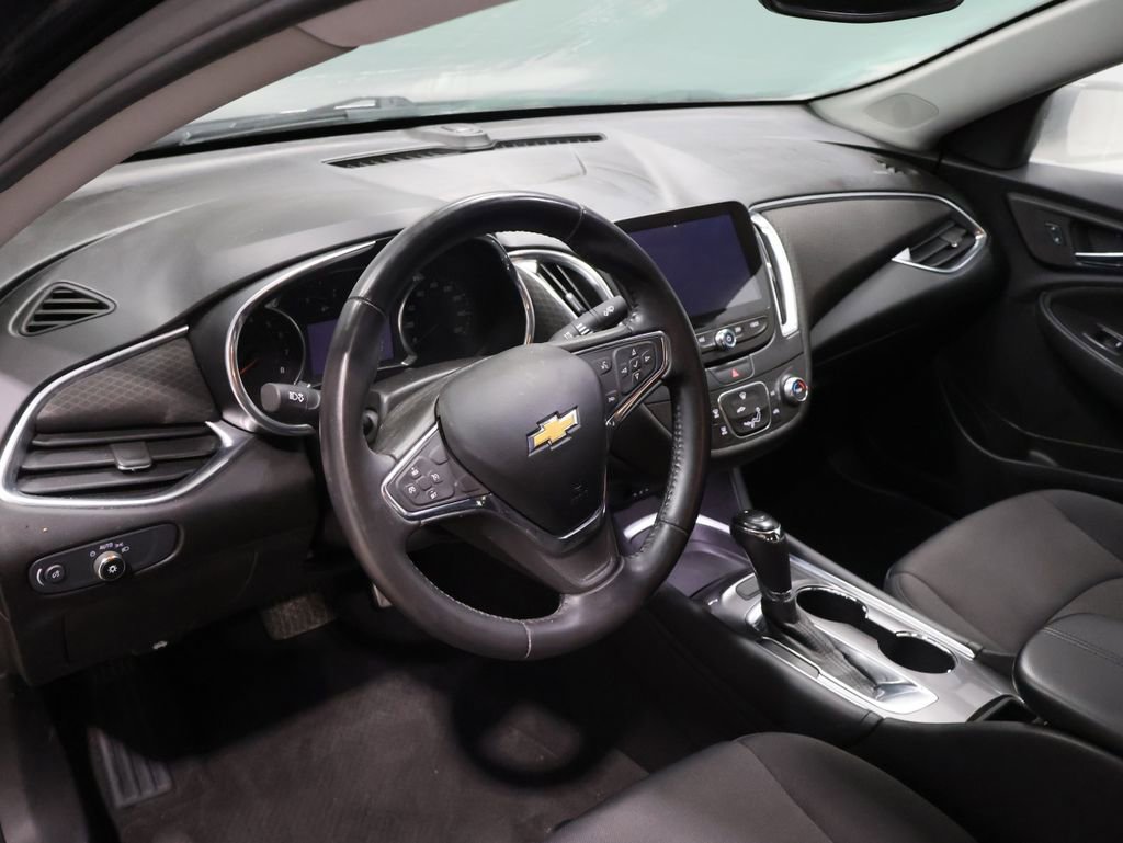 Used 2016 Chevrolet Malibu LT image 16