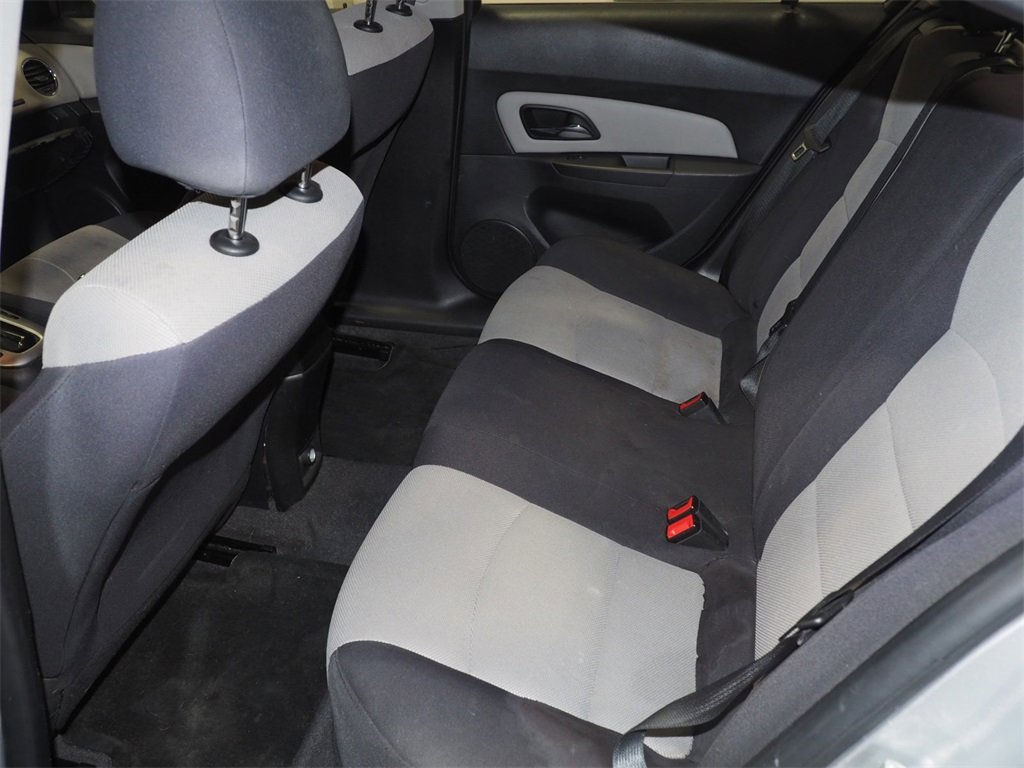Used 2015 Chevrolet Cruze LS image 8