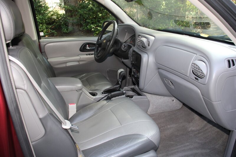 Used 2005 Chevrolet TrailBlazer LS w/ LS Preferred Equipment Group AWD/4WD image 13