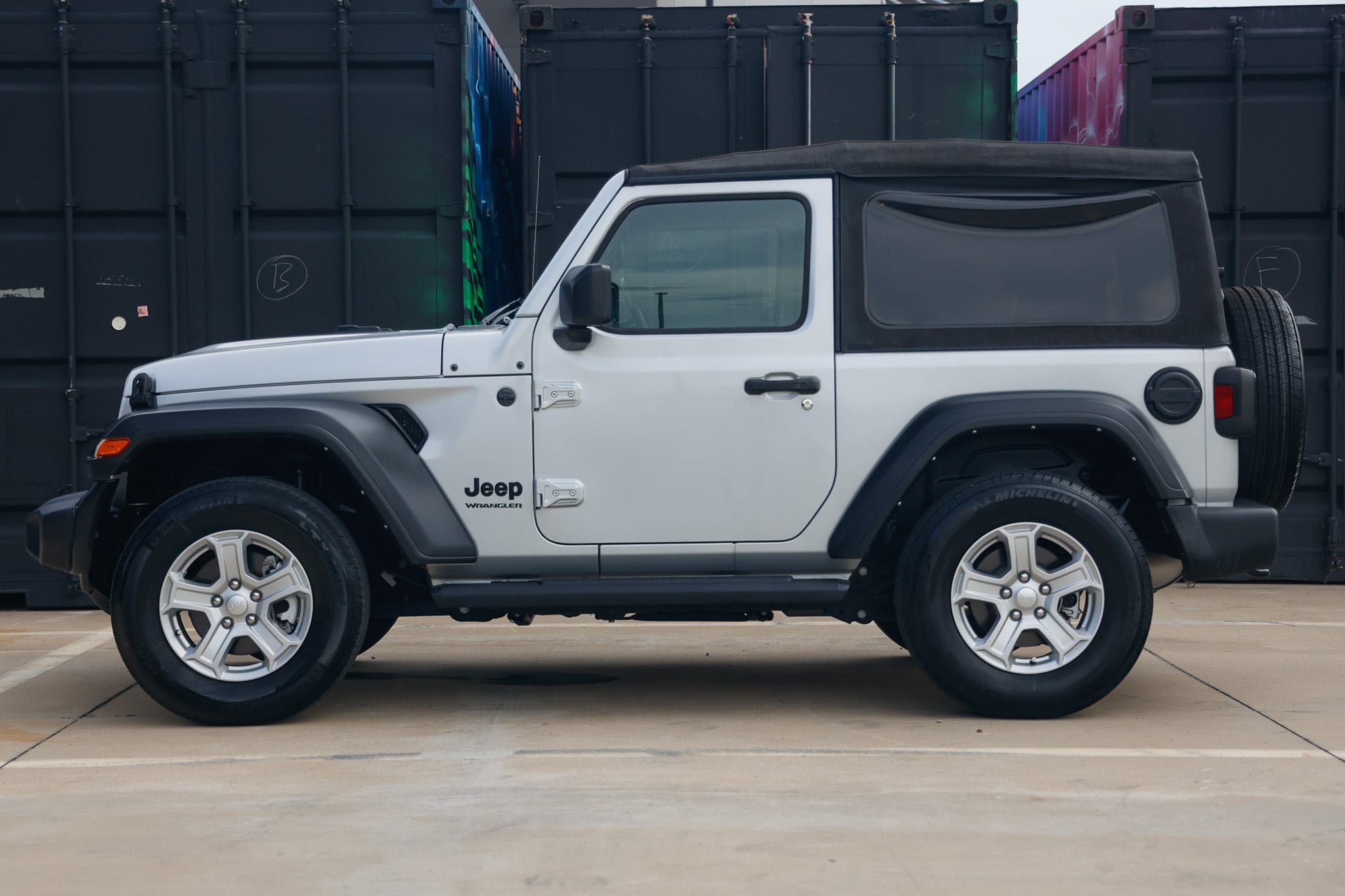 Used 2022 Jeep Wrangler Sport AWD/4WD image 4