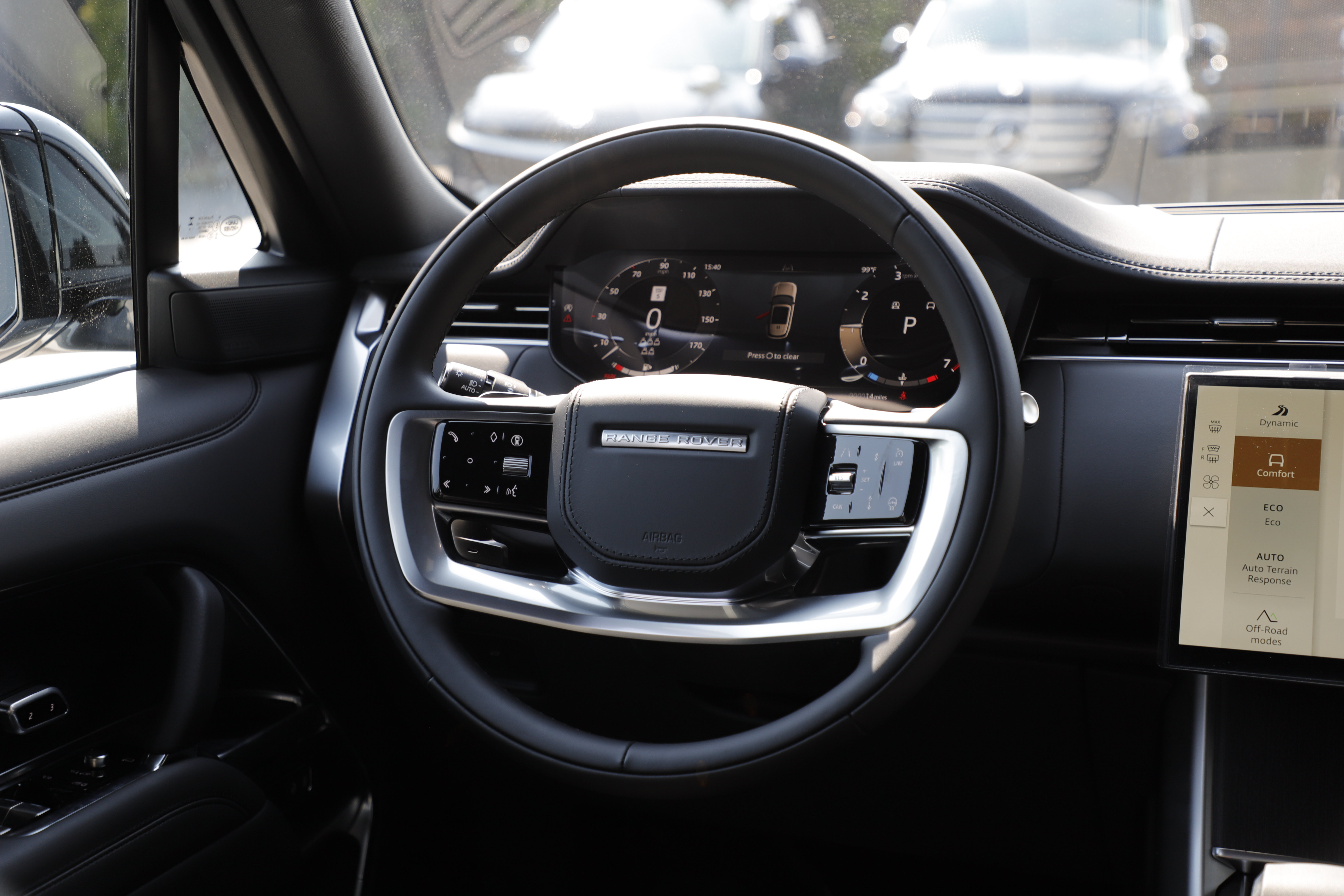 New 2026 Land Rover Range Rover Long Wheelbase SE AWD/4WD image 19