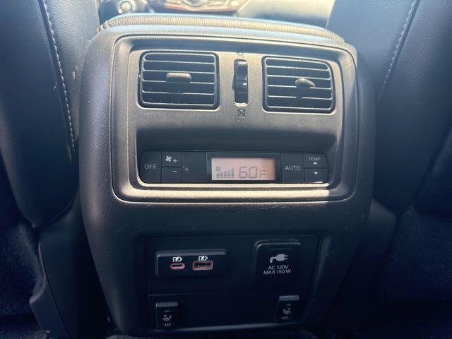 Used 2019 Nissan Pathfinder Platinum FWD image 17