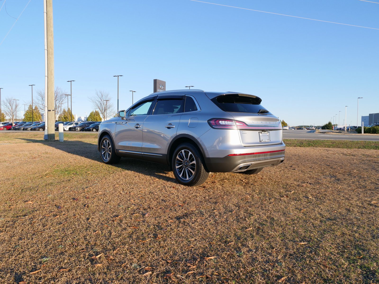 Used 2021 Lincoln Nautilus FWD w/ Equipment Group 101A image 5