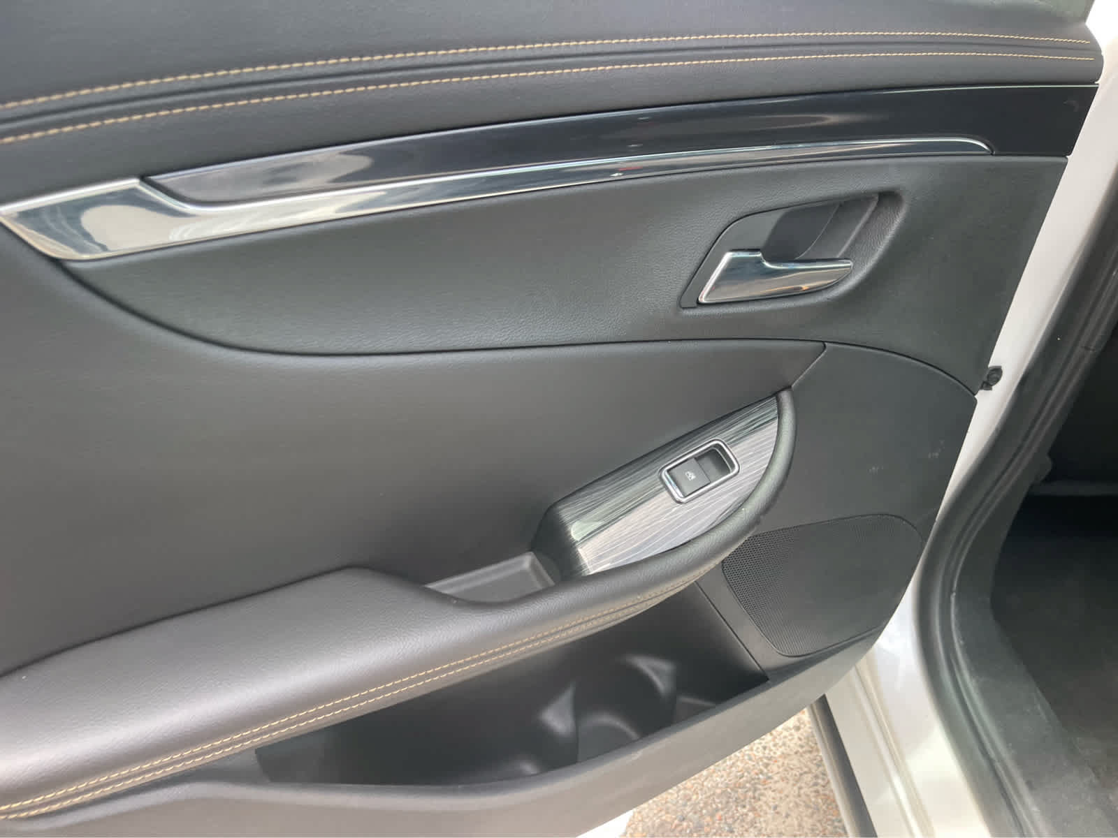 Used 2017 Chevrolet Impala Premier w/ Enhanced Convenience Package FWD image 19