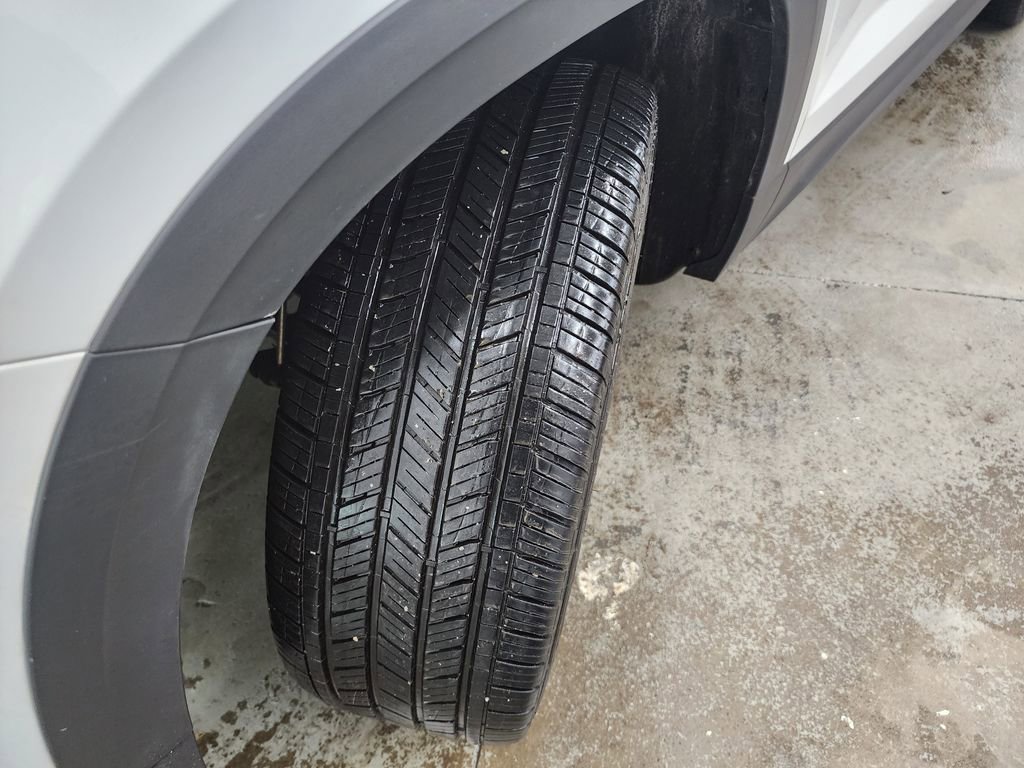 Used 2025 Volkswagen Taos SE image 42