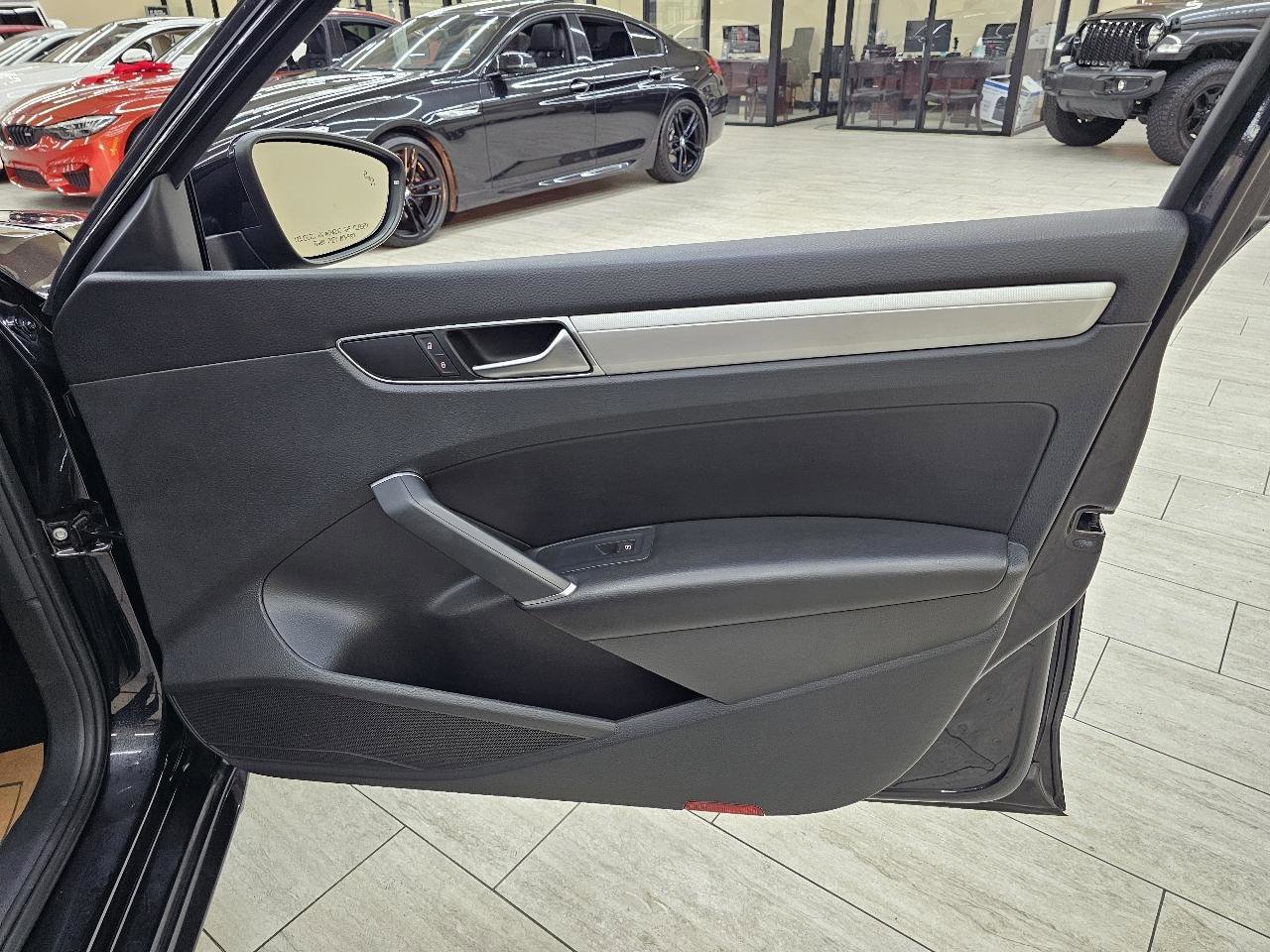 Used 2019 Volkswagen Passat Wolfsburg Edition FWD image 38