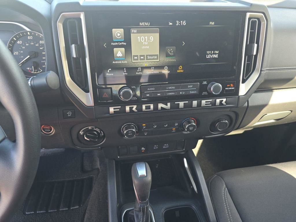 Used 2025 Nissan Frontier SV image 21