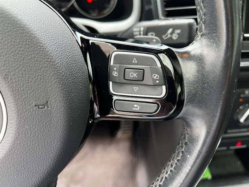Used 2014 Volkswagen Beetle R-Line FWD image 27