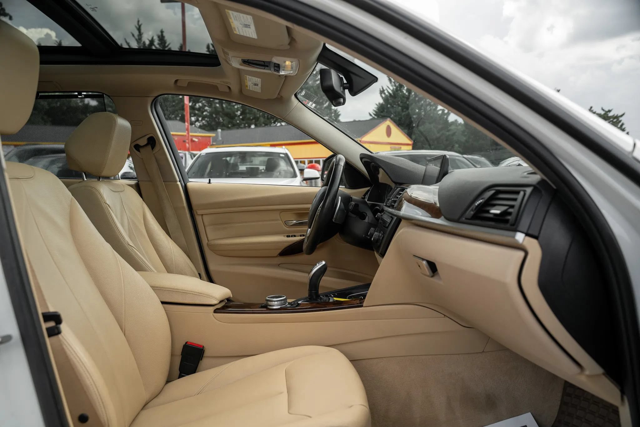 Used 2014 BMW 328i xDrive Wagon AWD/4WD image 15