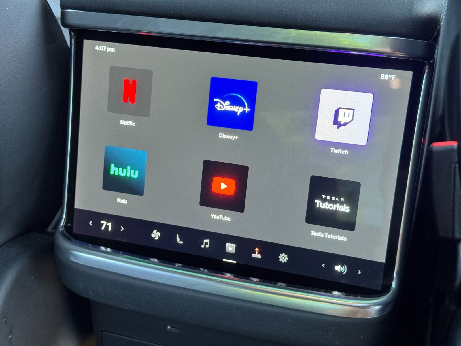 Used 2023 Tesla Model X image 41