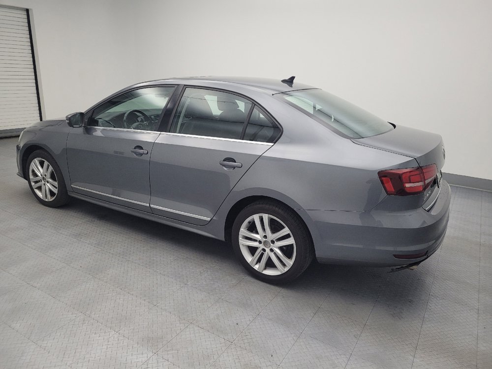 Used 2017 Volkswagen Jetta SEL FWD image 3