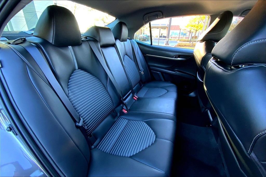 Used 2023 Toyota Camry SE image 30