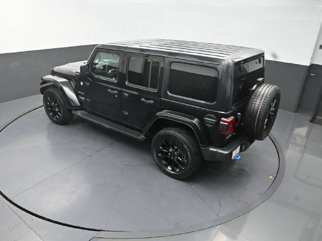 Used 2023 Jeep Wrangler Unlimited Sahara w/ Cold Weather Group AWD/4WD image 15